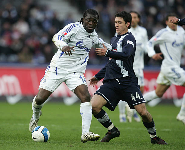 还帮助他在 还帮助他在